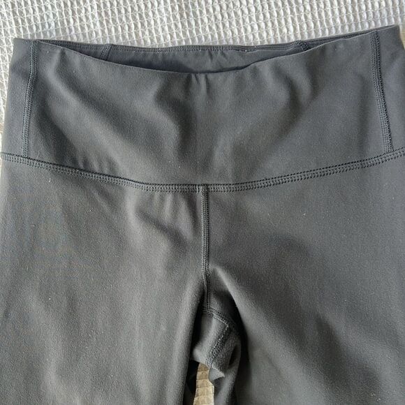 Patagonia Women's Gray Performance Oriented Workout Cropped Leggings sz S - Picture 6 of 13